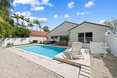 334 SW 194th Ave, Pembroke Pines, Florida 33029, USA