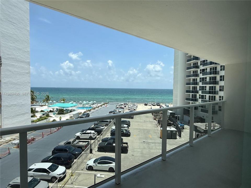 3180 S Ocean Dr 401, Hallandale Beach, Floride 33009, États-Unis