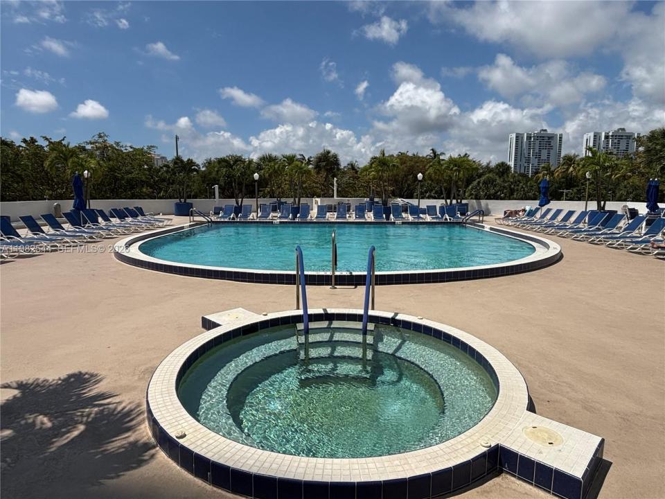 3731 N Country Club Dr 521, Aventura, Floride 33180, États-Unis
