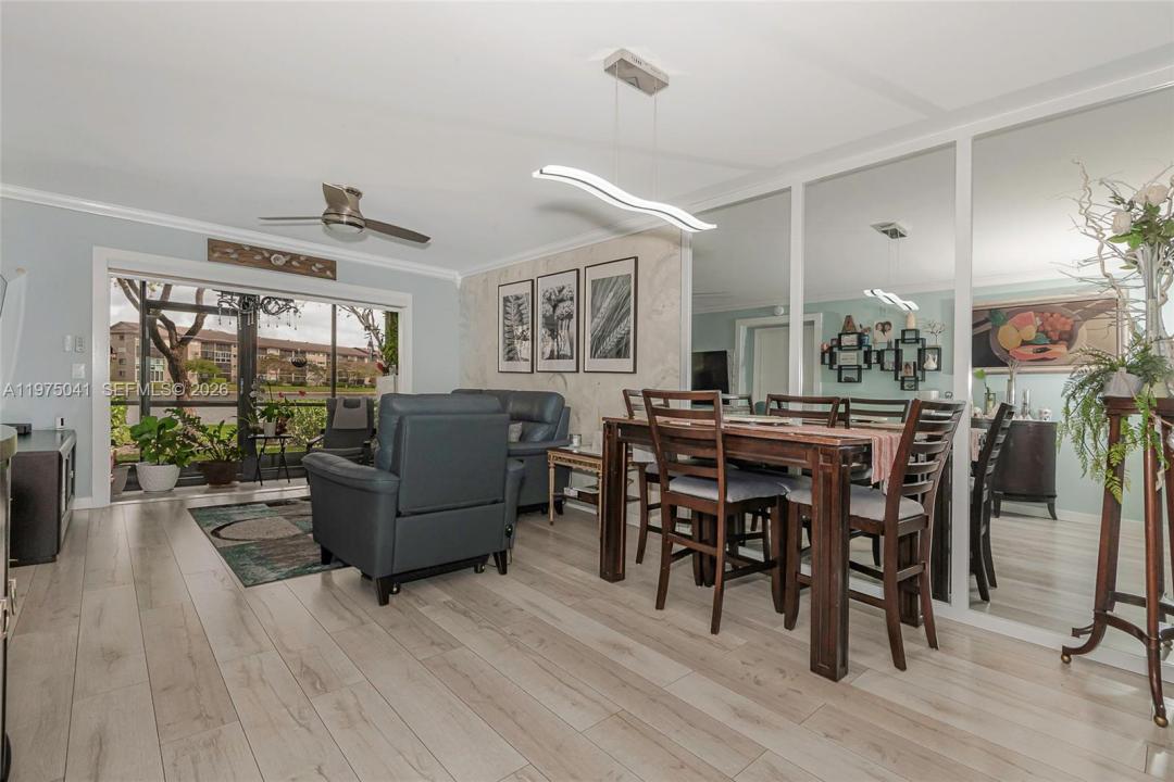 13705 SW 12th St 104B, Pembroke Pines, Floride 33027, États-Unis
