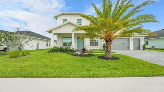 601 Hookline Circle, Loxahatchee, Florida 33470