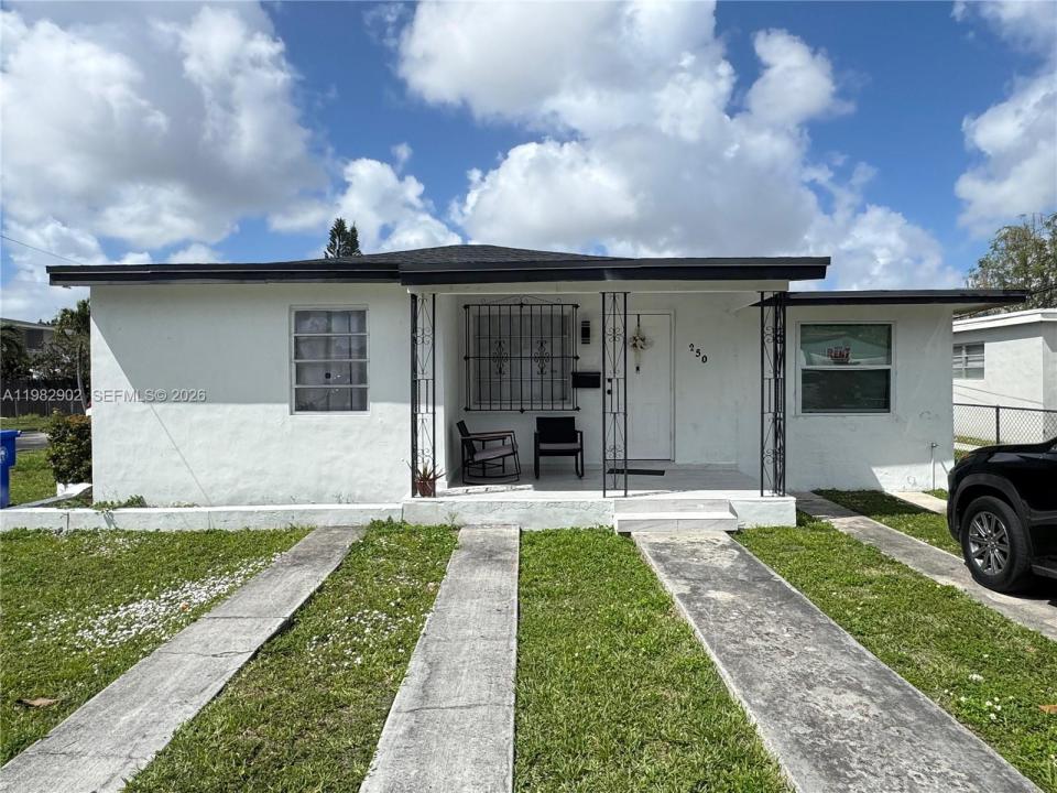 250 NW 34th Ave, Miami, Florida 33125