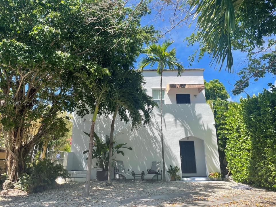 3421 SW 25th St 01, Miami, Florida 33133, Stati Uniti