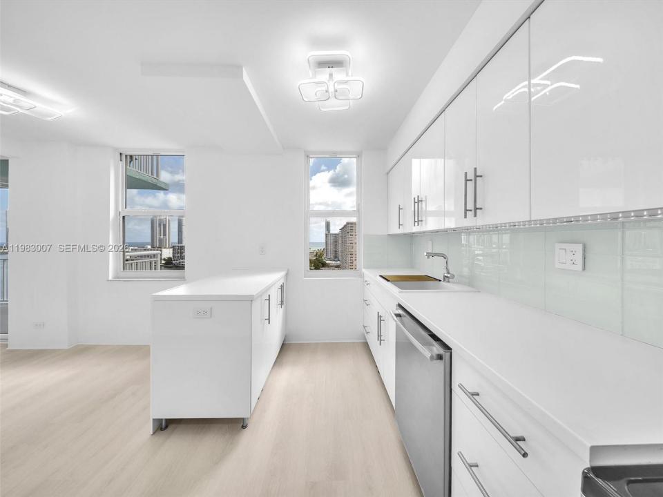 301 174th St 1818, Sunny Isles Beach, Floryda 33160, USA