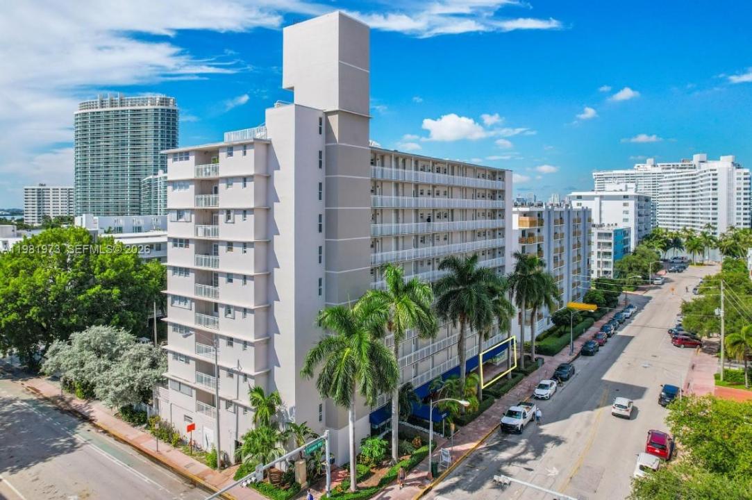 1300 Lincoln Rd C-1B, Miami Beach, Floride 33139, États-Unis