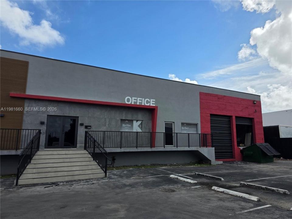 3281 NW 78th Ave, Doral, Florida 33122, USA