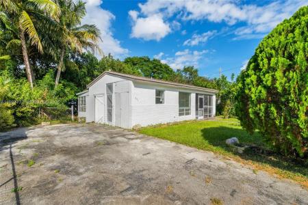 6831 Greene St, Hollywood, Florida 33024, USA