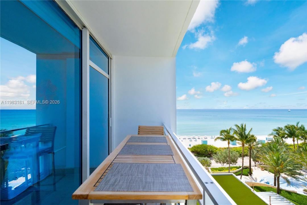 6801 Collins Ave #610 Door 612, Miami Beach, Floryda 33141, USA