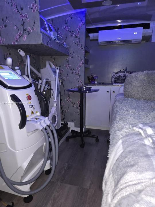 MOVIL SPA SW FOR SALE, Miami, Floride 33145, États-Unis