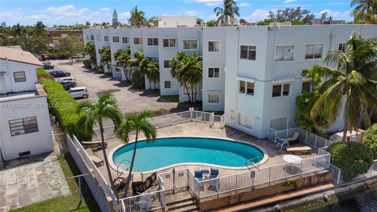 1185 Marseille Drive 202, Miami Beach, Floride 33141, États-Unis