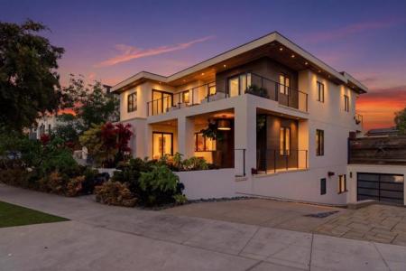 Adella Ave, Coronado, California 92118