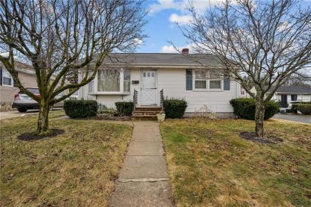 14 Maxfield Avenue, East Providence, RI 02914+, USA