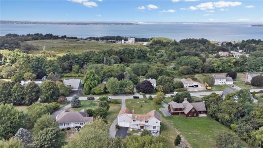 10 J H Dwyer Drive, Middletown, רוד איילנד 02842, ארצות הברית של אמריקה 