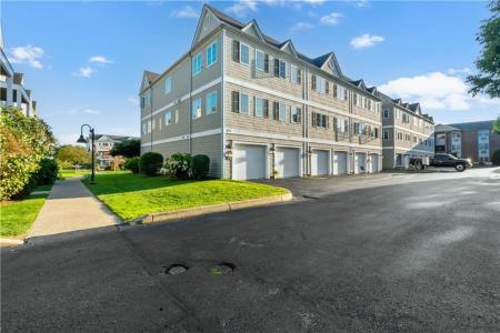 677 Metacom Avenue 64, Bristol, RI 02809, USA