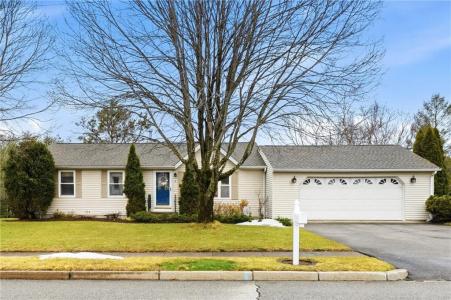 4 Melrose Drive, Coventry, RI 02816, USA