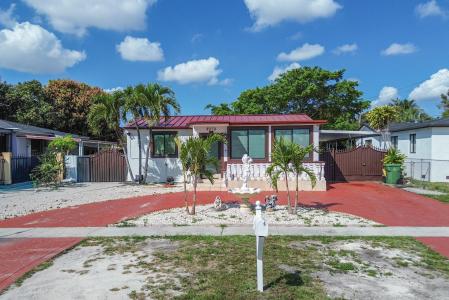 4970 E Palm Court, Hialeah, Florida 33013, Estados Unidos