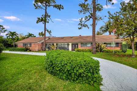 320 N Country Club Drive, Atlantis, Floryda 33462, USA