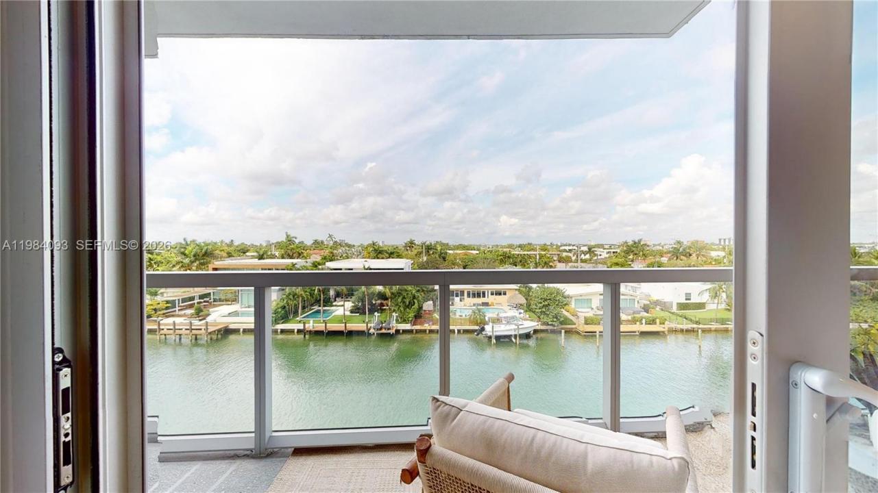 9940 W Bay Harbor Dr 5E-N, Bay Harbor Islands, Florida 33154, Stati Uniti