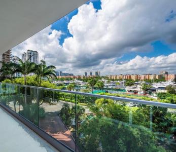 19707 Turnberry Way 5C, Aventura, Florida 33180, USA