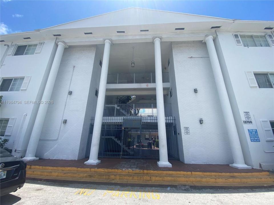 13700 NE 6th Ave 305, North Miami, Florida 33161, Stati Uniti