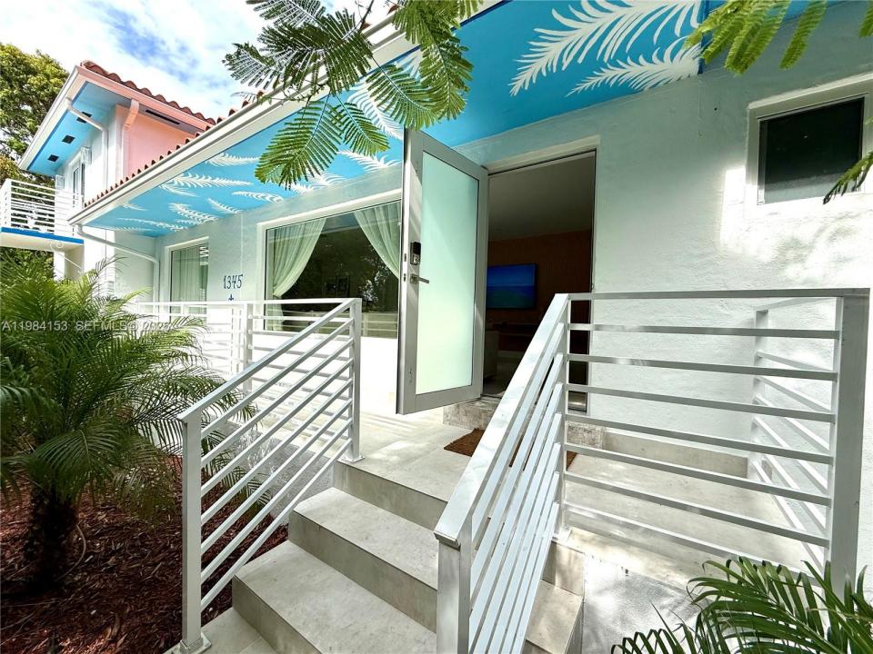 1345 SW 14th Ave, Miami, Floryda 33145, USA