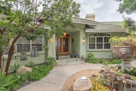 Hollyhill Road, Vista, 캘리포니아 92084, 미국