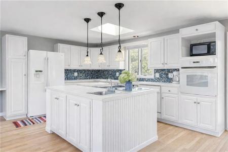 22 JH Dwyer Drive, Middletown, RI 02842, USA
