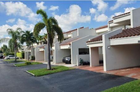 6667 Racquet Club Drive 182, Lauderhill, Florida 33319