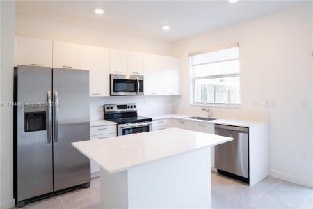 12133 NW 23rd Ct, Miami, Florida 33167, USA