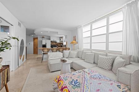 949 Pennsylvania Ave 201, Miami Beach, Florida 33139, USA