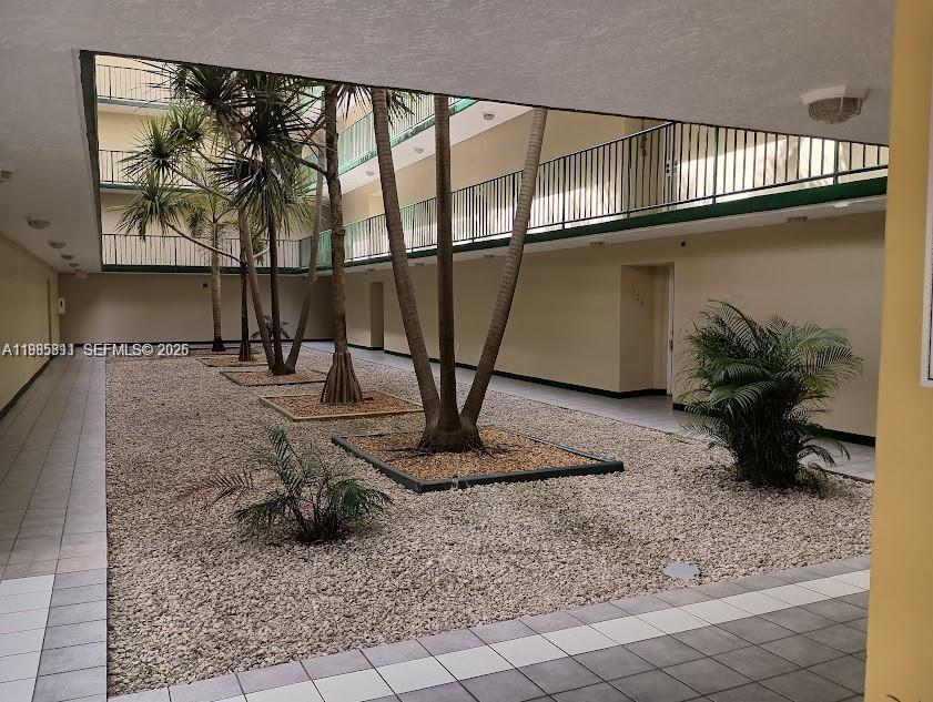 8321 NW 7th St 1-307, Miami, Florida 33126, USA