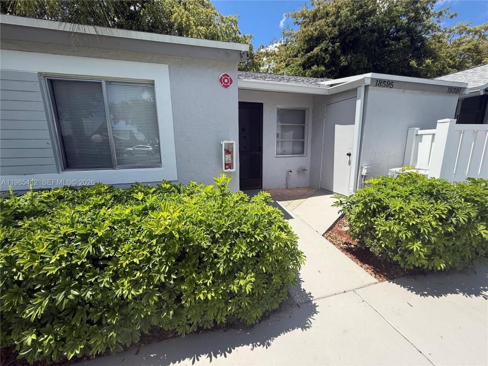 18595 Egret Way 18595, Boca Raton, Florida 33496, USA