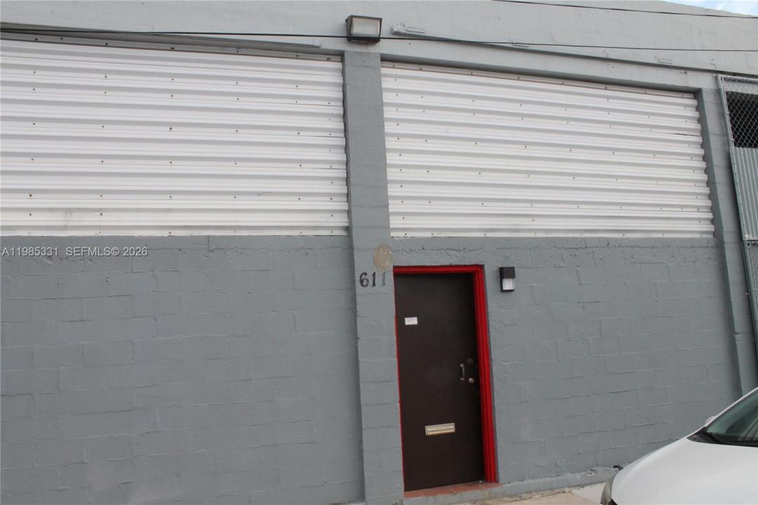 611 NW 11th St, Miami, Florida 33136, USA