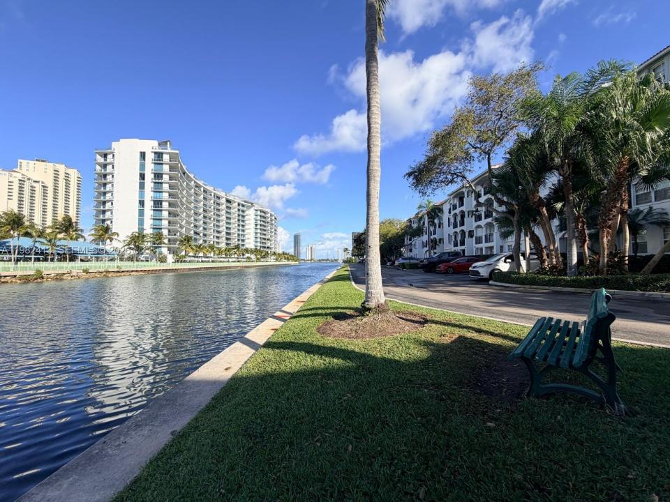 3165 NE 184th St 6102, Aventura, Floride 33160, États-Unis