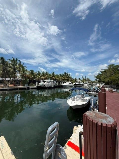 2430 NE 135th St 102, North Miami, Floride 33181, États-Unis