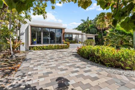 1845 NE 124th St, North Miami, Florida 33181, USA