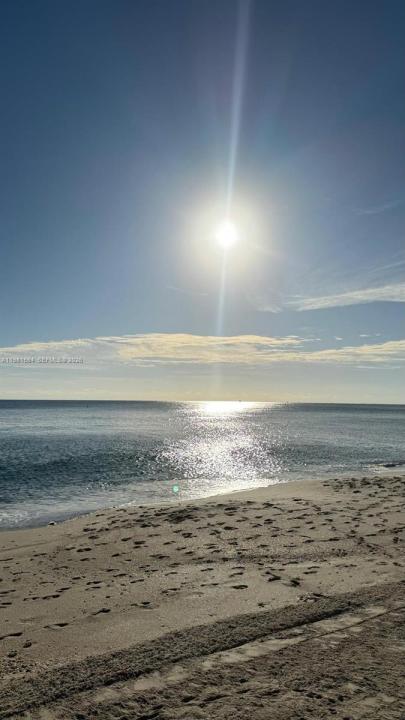 Sunny Isles Beach, Florida 33160, USA