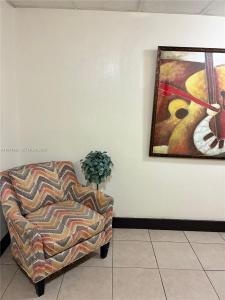 3680 Inverrary Dr 1T, Lauderhill, Florida 33319, USA