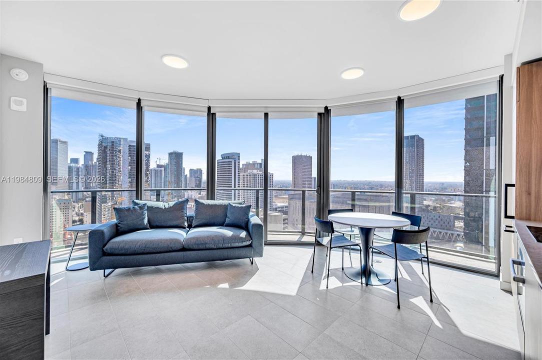 121 NE 5th St 3005, Miami, Floride 33130, États-Unis