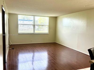 6870 Royal Palm Blvd 117M, Margate, Florida 33063, USA