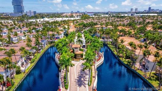 20824 NE 30th Place, Miami, Florida 33180