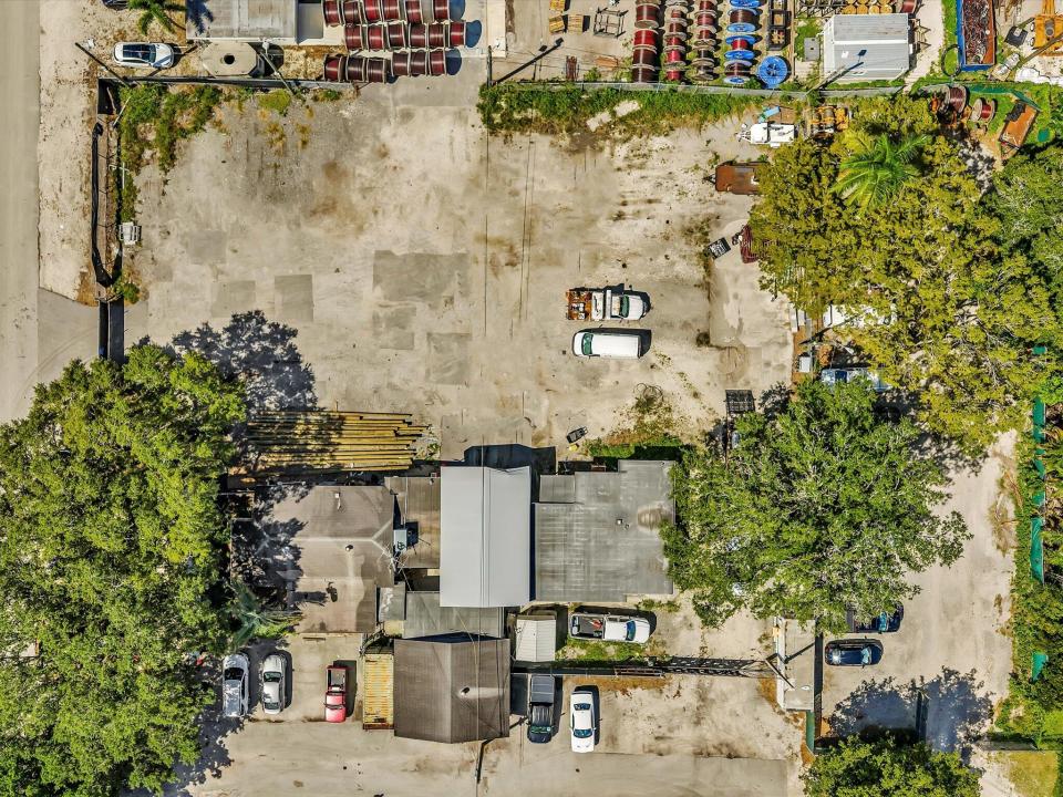 4901 SW 51st Street, Davie, Florida 33314, USA