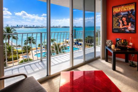 7601 E Treasure Dr 910, North Bay Village, Florida 33141, USA