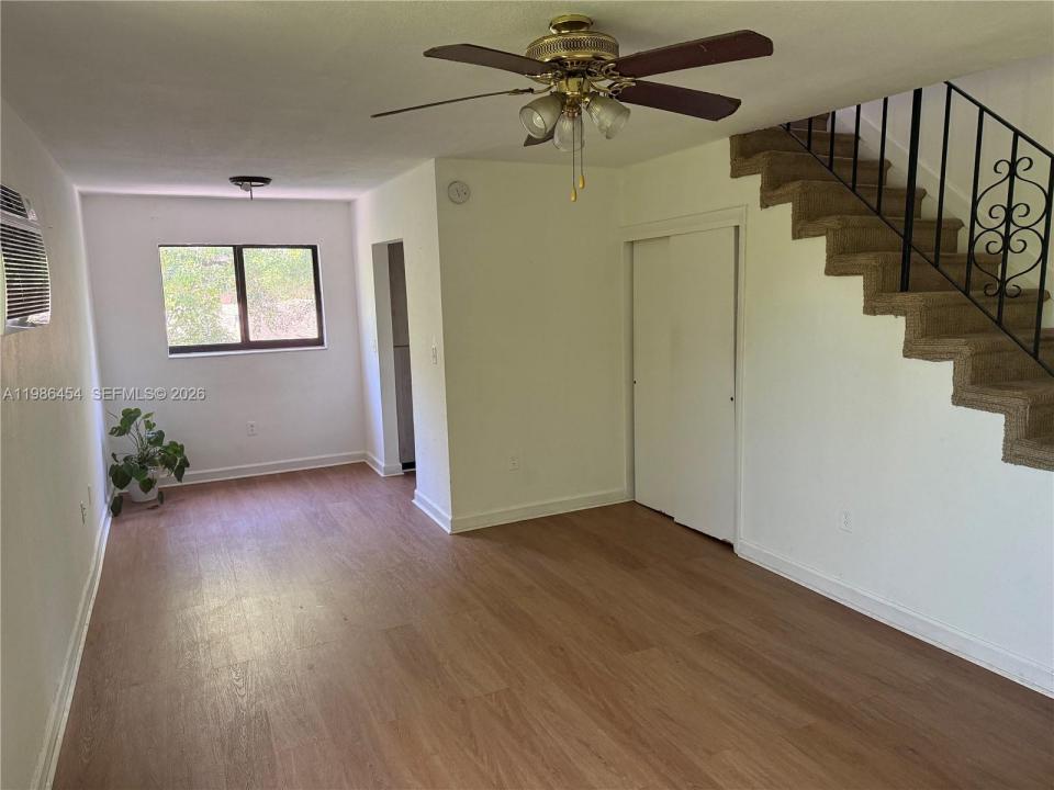 180 NE 71st St 9, Miami, Florida 33138, Stati Uniti