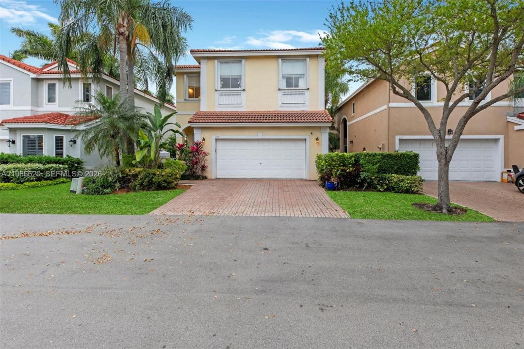 1104 Redwood St, Hollywood, Florida 33019, USA