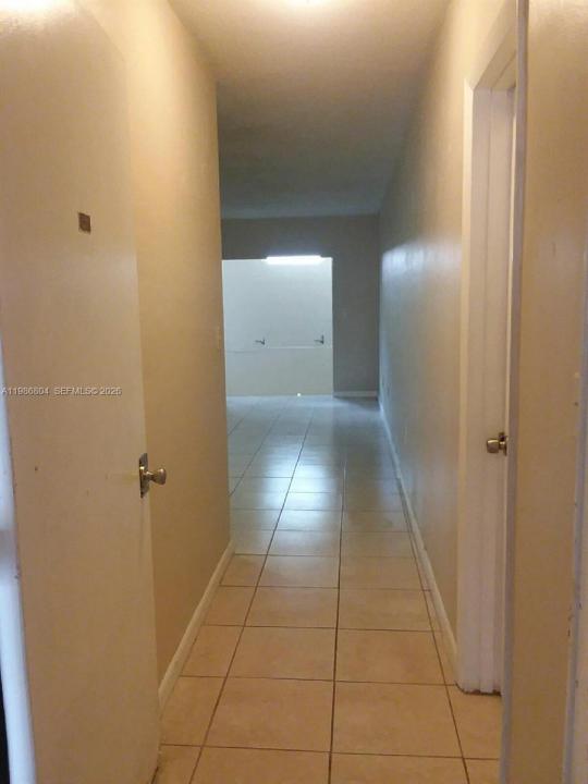 140 Royal Palm Rd 107, Hialeah Gardens, Florida 33016, Stati Uniti