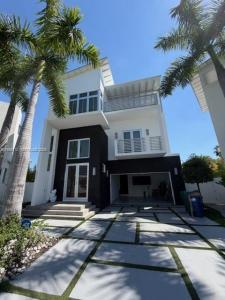 8210 NW 33rd Ter, Doral, Florida 33122, HOA KỲ