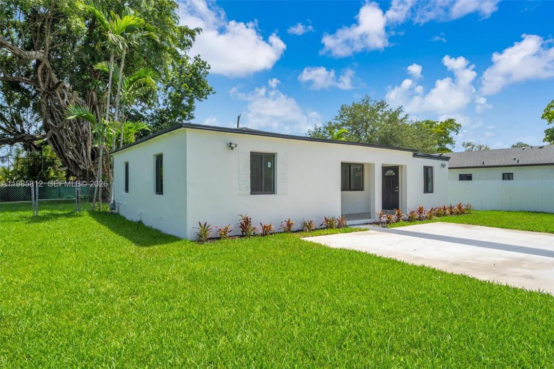 1010 NE 140th St, North Miami, Florida 33161, USA