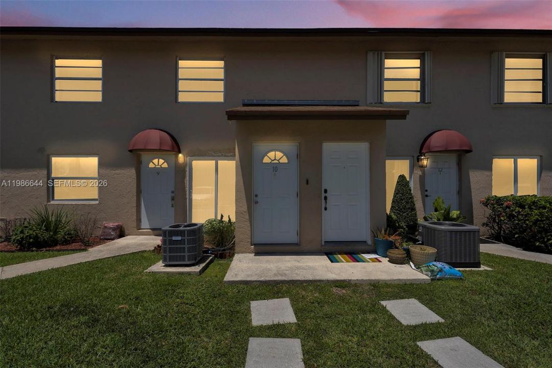 15260 SW 80th St 10, Kendall, Florida 33193