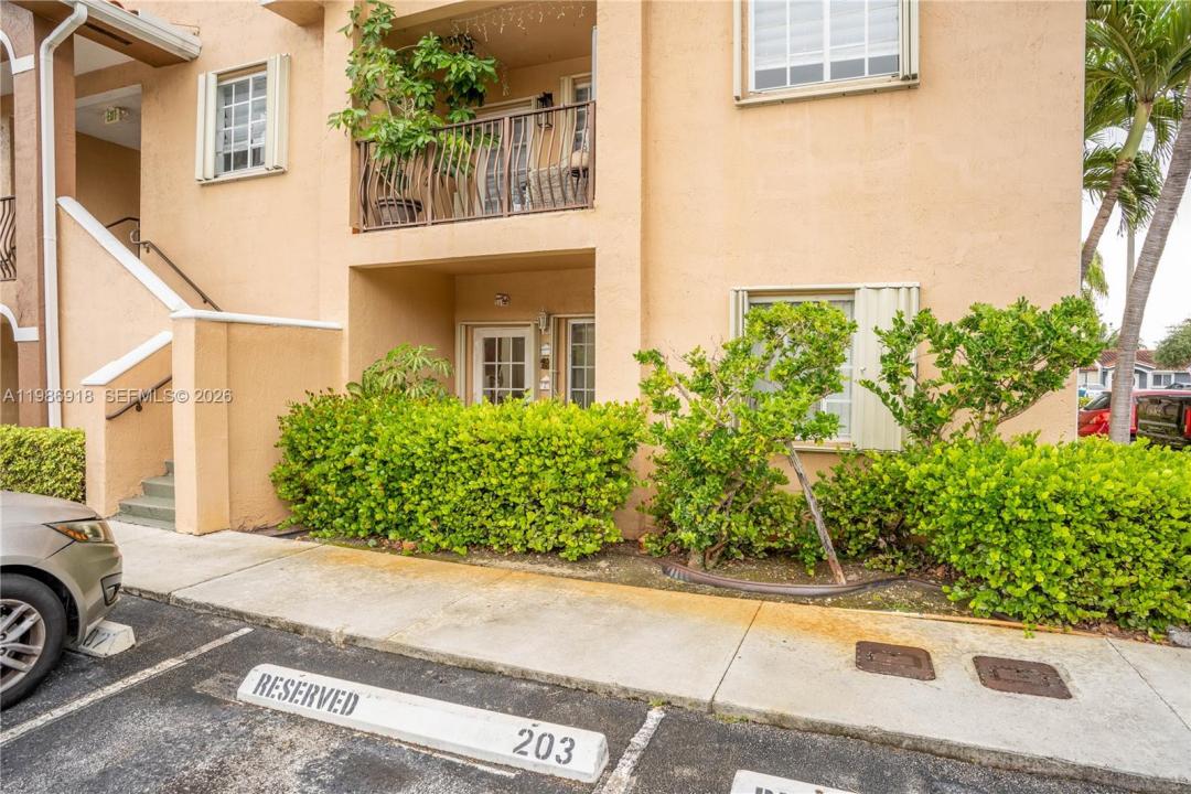 17425 NW 75th Pl 101, Hialeah, Floride 33015, États-Unis